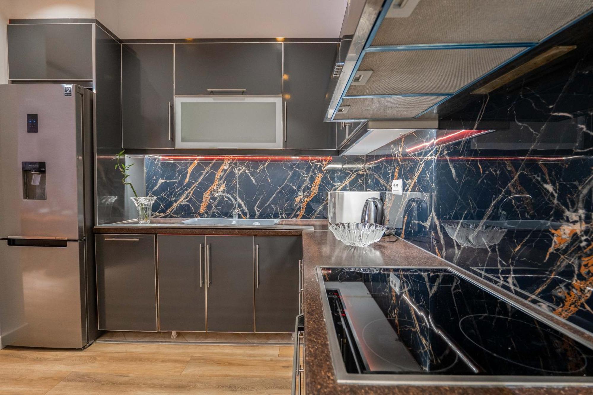 Mato Luxury Apartments Sarandë Buitenkant foto