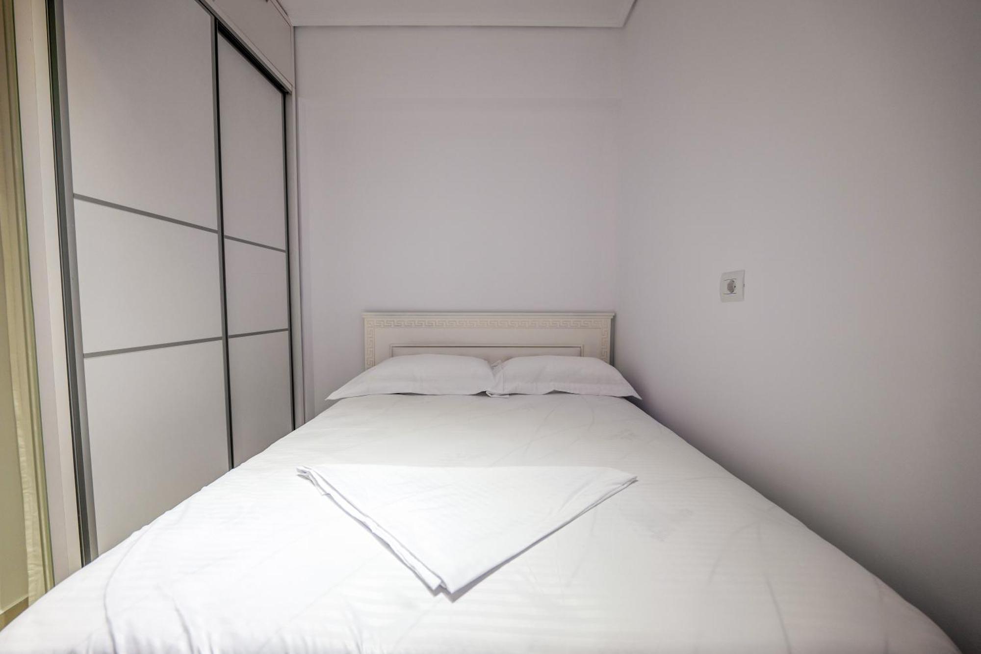 Mato Luxury Apartments Sarandë Buitenkant foto