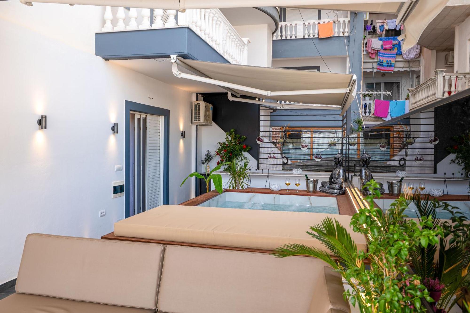 Mato Luxury Apartments Sarandë Buitenkant foto