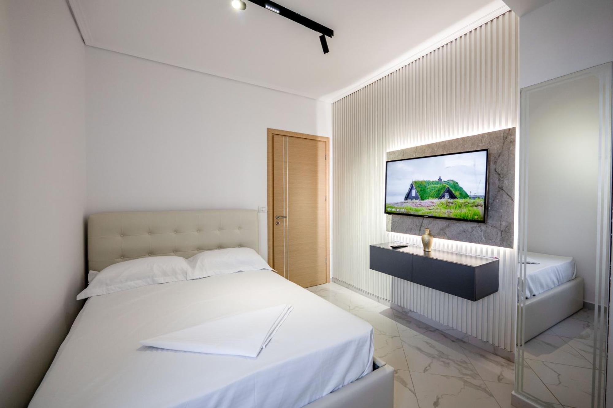 Mato Luxury Apartments Sarandë Buitenkant foto
