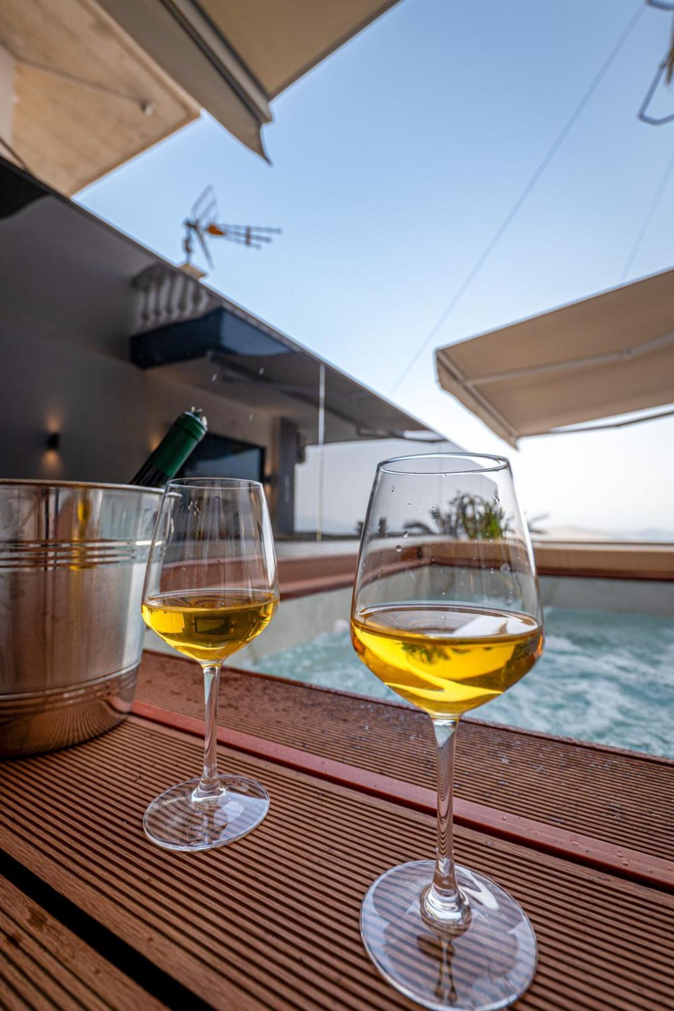 Mato Luxury Apartments Sarandë Buitenkant foto